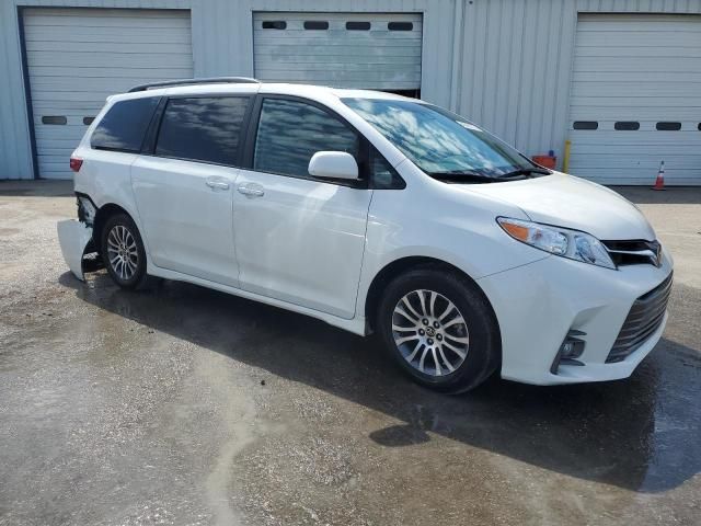 2020 Toyota Sienna XLE