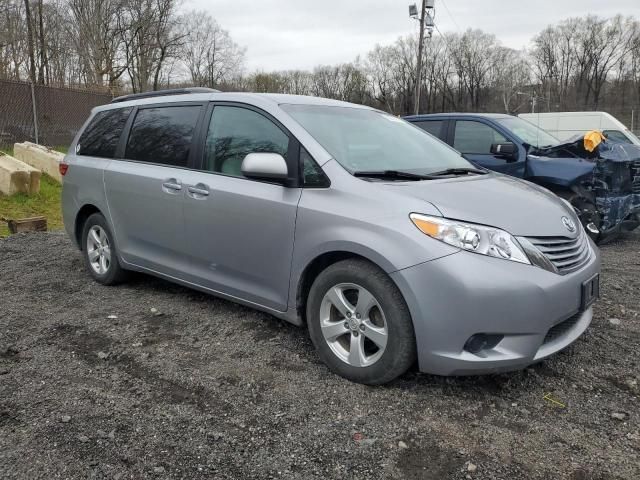 2017 Toyota Sienna LE