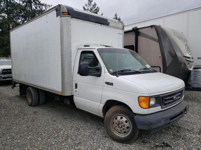 2004 Ford Econoline E450 Super Duty Cutaway Van