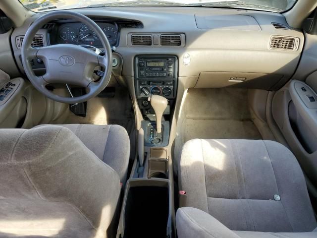 1999 Toyota Camry LE