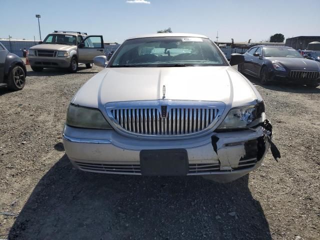 2004 Lincoln Town Car Executive