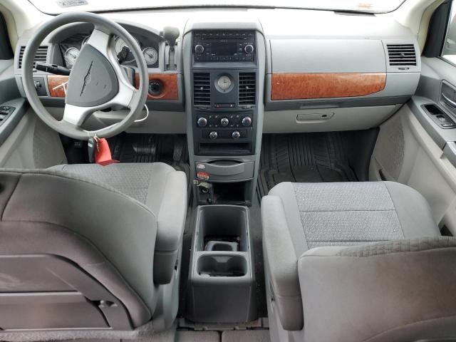 2008 Chrysler Town & Country LX