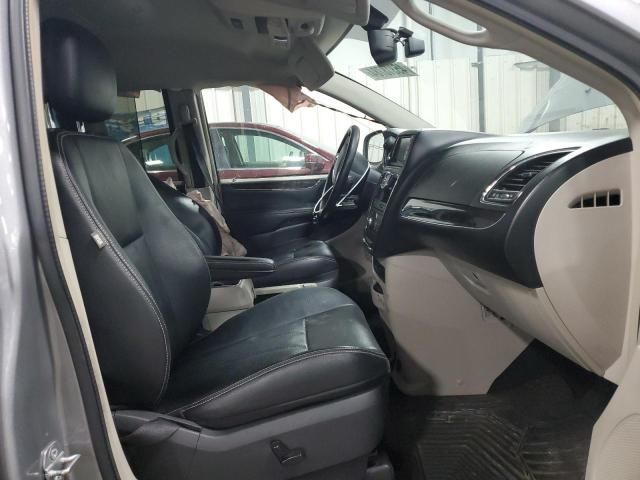 2015 Chrysler Town & Country Touring L