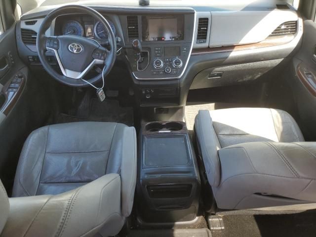 2016 Toyota Sienna XLE