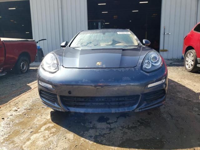 2015 Porsche Panamera 2