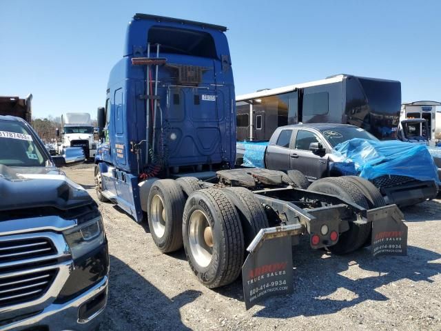 2015 Freightliner Cascadia 113