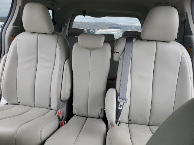 2013 Toyota Sienna XLE