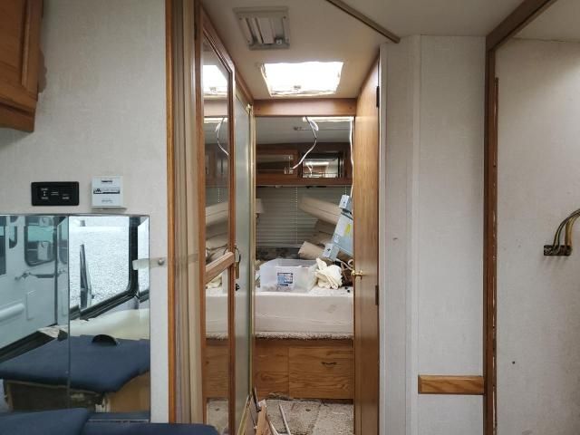 2000 Workhorse Custom Chassis Motorhome Chassis P3500