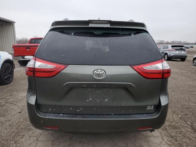 2019 Toyota Sienna XLE