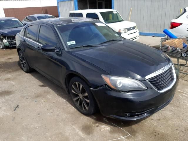 2013 Chrysler 200 Touring