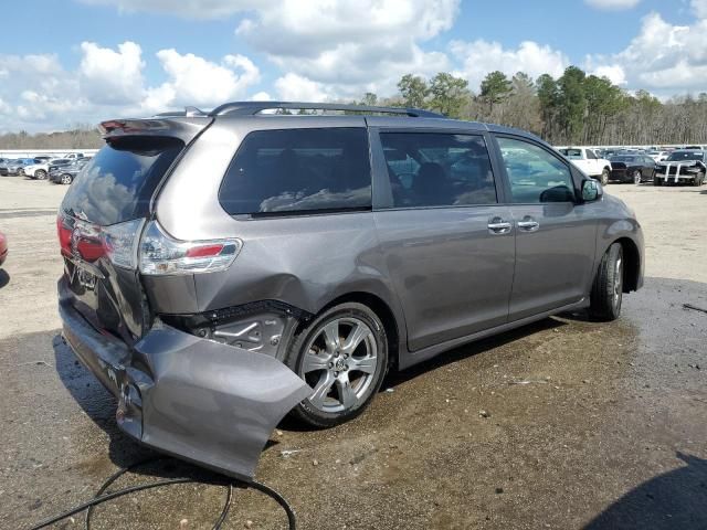 2018 Toyota Sienna SE