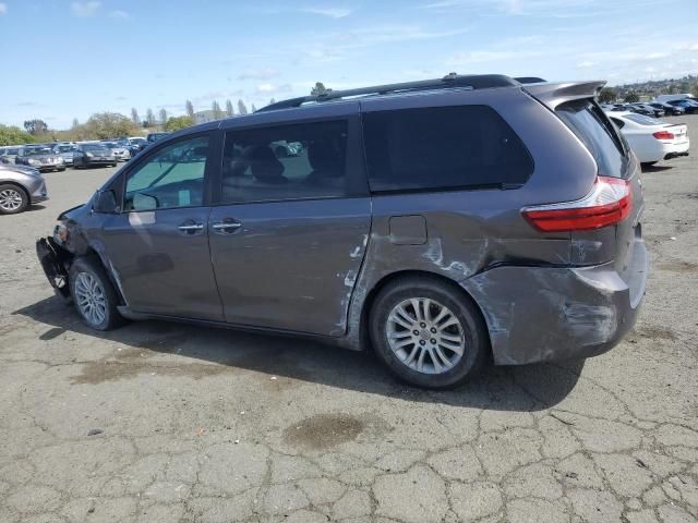 2017 Toyota Sienna XLE