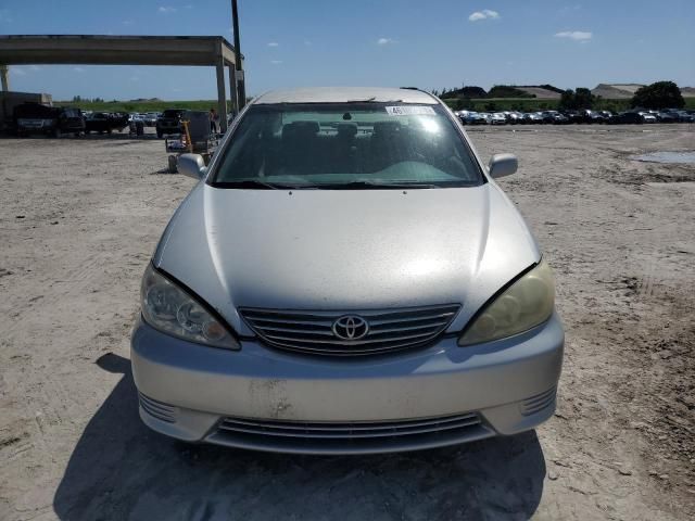 2005 Toyota Camry LE