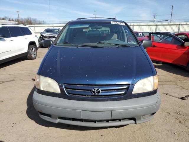 2002 Toyota Sienna LE