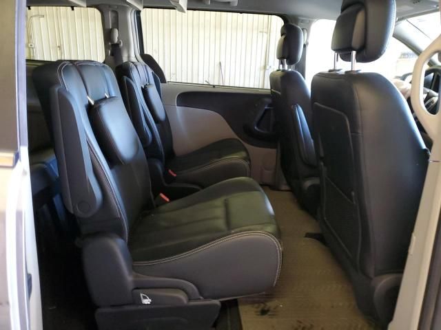 2015 Chrysler Town & Country Touring L