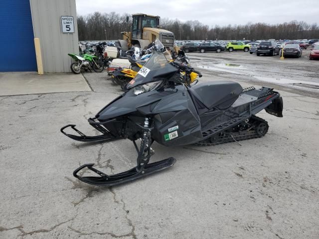 2016 Arctic Cat ZR8000