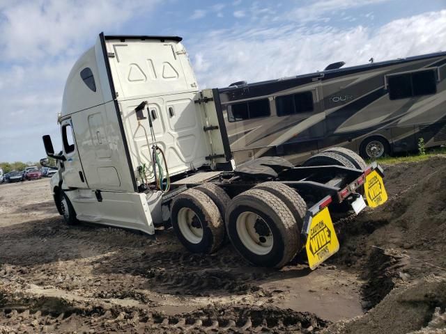 2019 Freightliner Cascadia 126