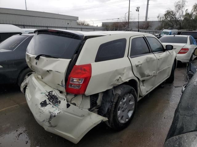 2005 Dodge Magnum SE