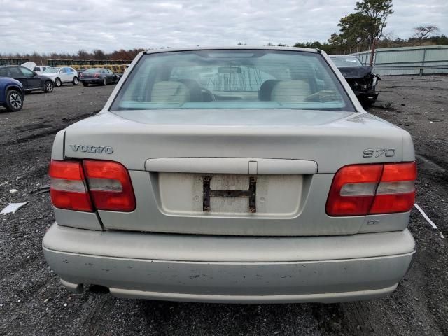 2000 Volvo S70 Base