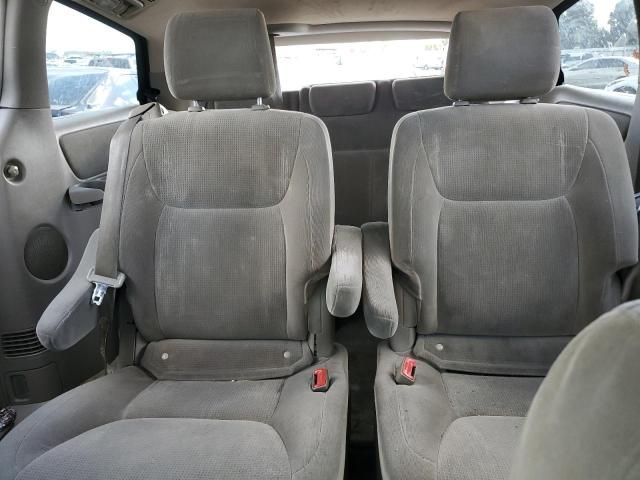 2005 Toyota Sienna CE