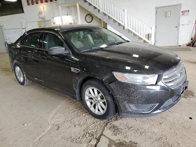 2013 Ford Taurus SE