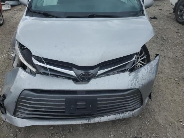 2019 Toyota Sienna XLE