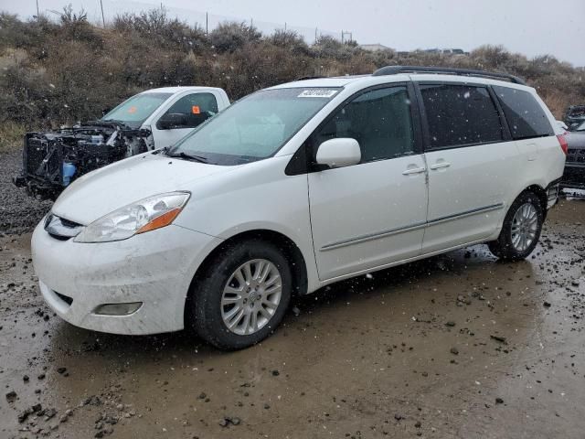 2010 Toyota Sienna XLE