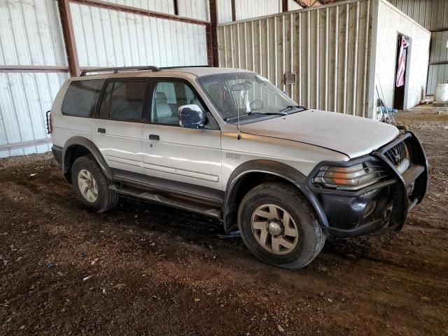 2002 Mitsubishi Montero Sport XLS