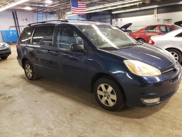 2004 Toyota Sienna XLE