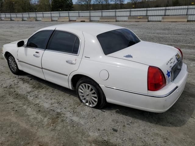 2003 Lincoln Town Car Signature