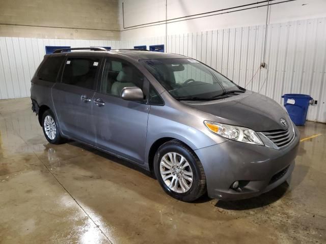 2017 Toyota Sienna XLE