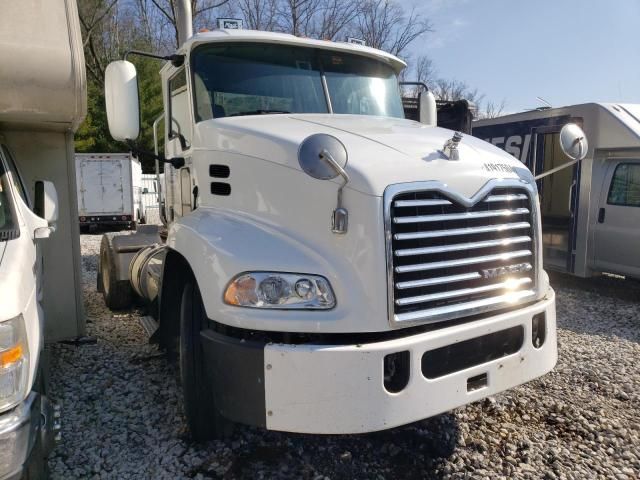 2016 Mack 600 CXU600