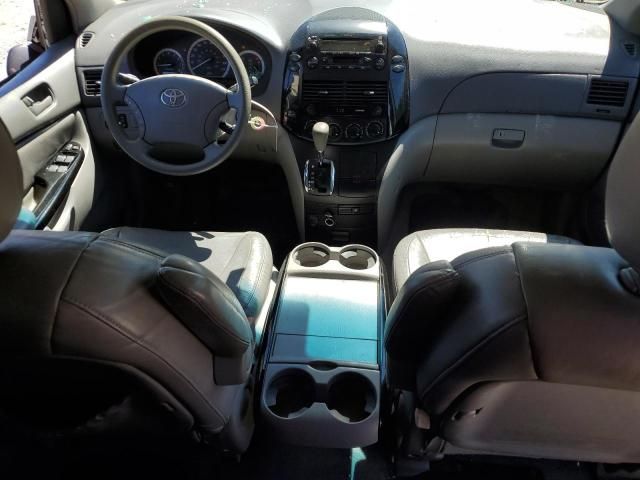 2004 Toyota Sienna CE