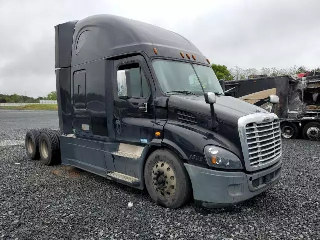 2016 Freightliner Cascadia 113