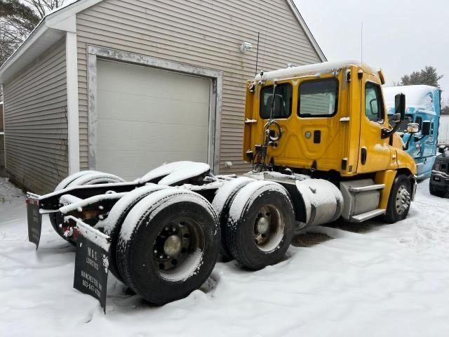 2013 Freightliner Cascadia 125