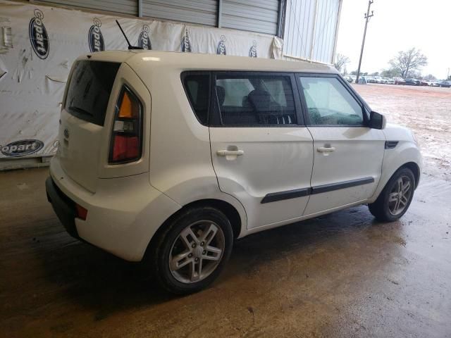 2011 KIA Soul +