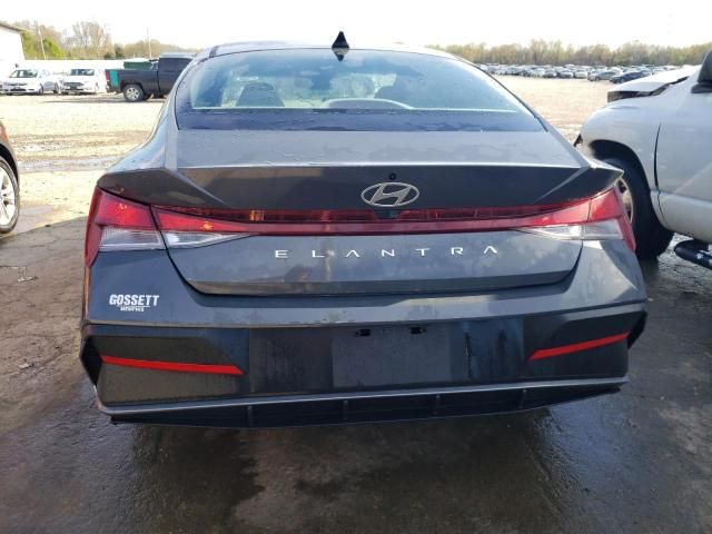 2024 Hyundai Elantra SE