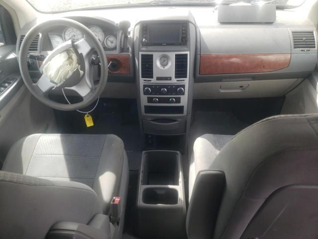 2009 Chrysler Town & Country LX