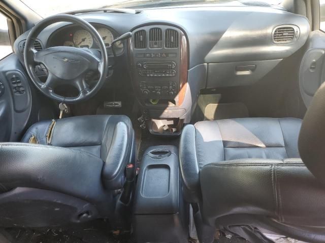 2003 Chrysler Town & Country LXI