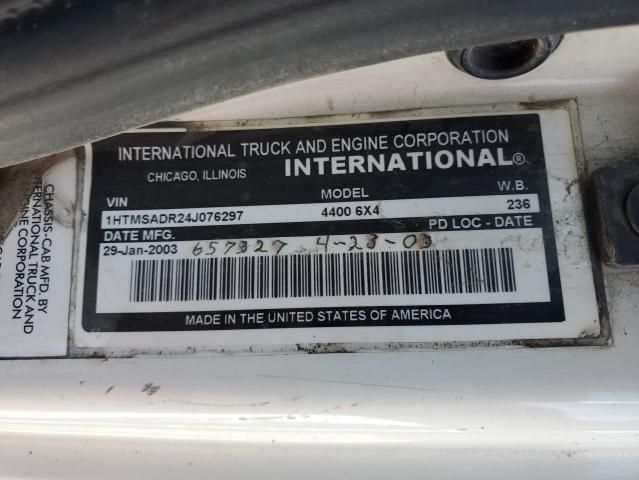 2004 International 4000 4400