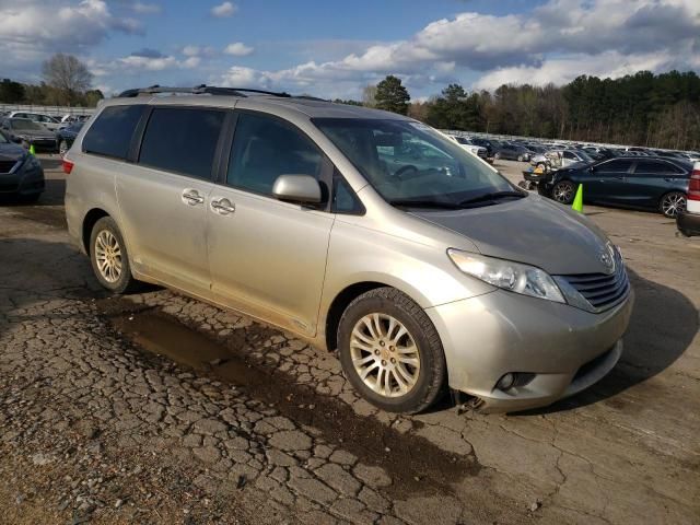 2017 Toyota Sienna XLE