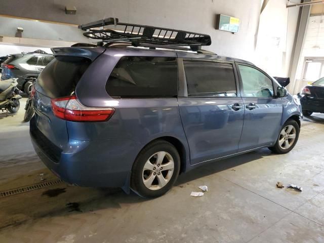 2017 Toyota Sienna LE