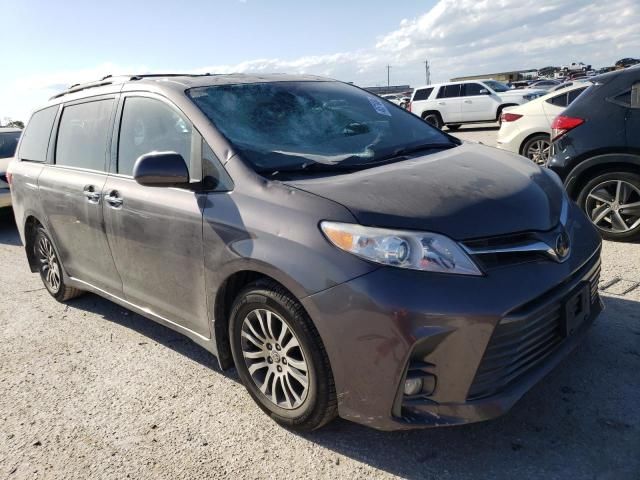 2020 Toyota Sienna XLE