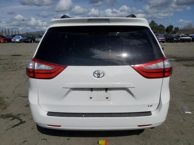 2017 Toyota Sienna LE