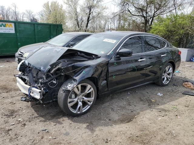 2013 Infiniti M56 X