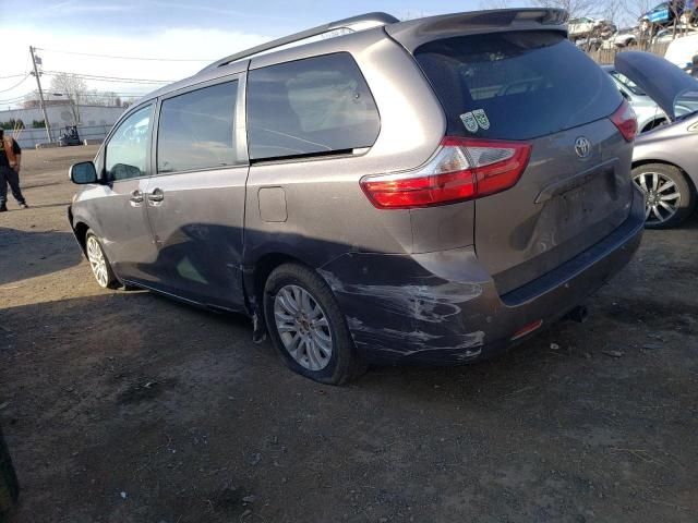 2016 Toyota Sienna XLE