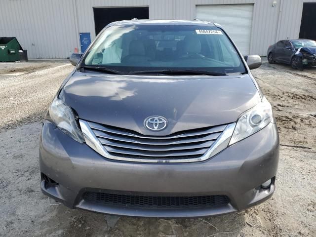 2017 Toyota Sienna XLE