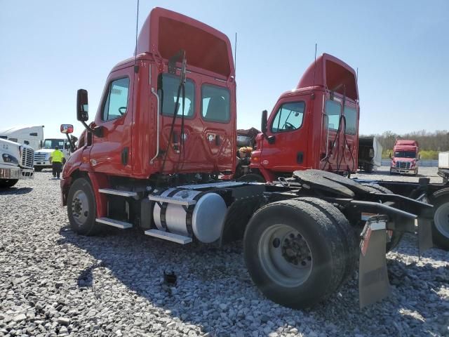 2019 Freightliner Cascadia 113