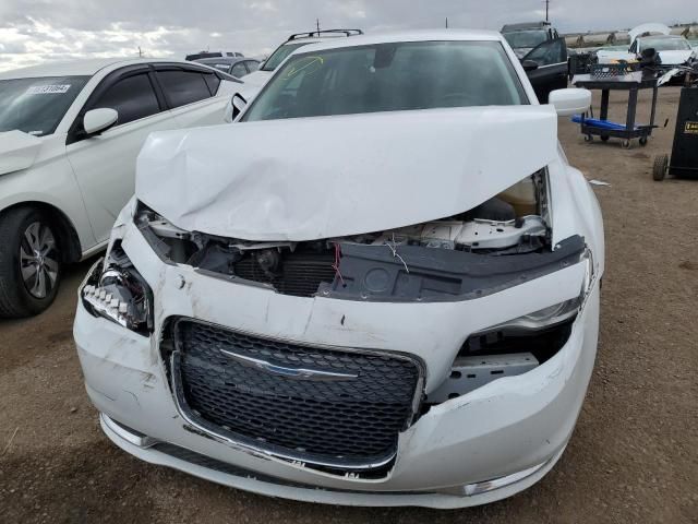 2016 Chrysler 300 Limited