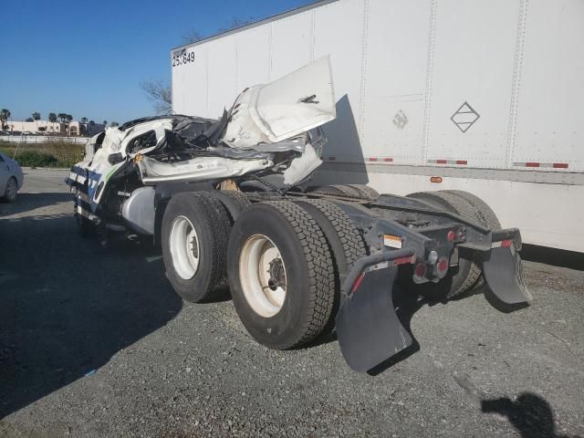 2016 Freightliner Cascadia 125